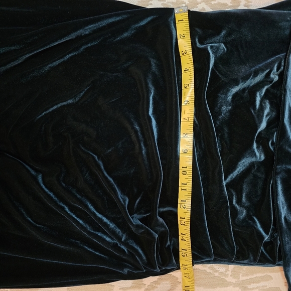 Vince Camuto Off-The-Shoulder Green Velvet Cocktail Holiday Party Dress Size 14 - Picture 9 of 16